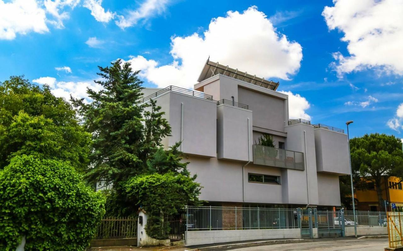 B&B Warmup Grosseto - Parcheggio Incluso Nella Corte Interna Εξωτερικό φωτογραφία